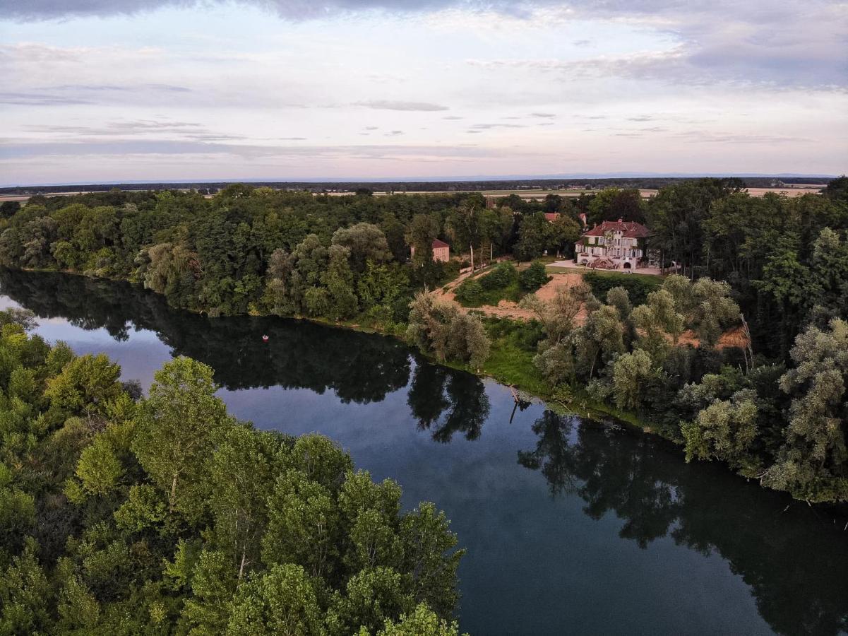 Le Relais Du Doubs En Bourgogne Bed & Breakfast Ciel ภายนอก รูปภาพ