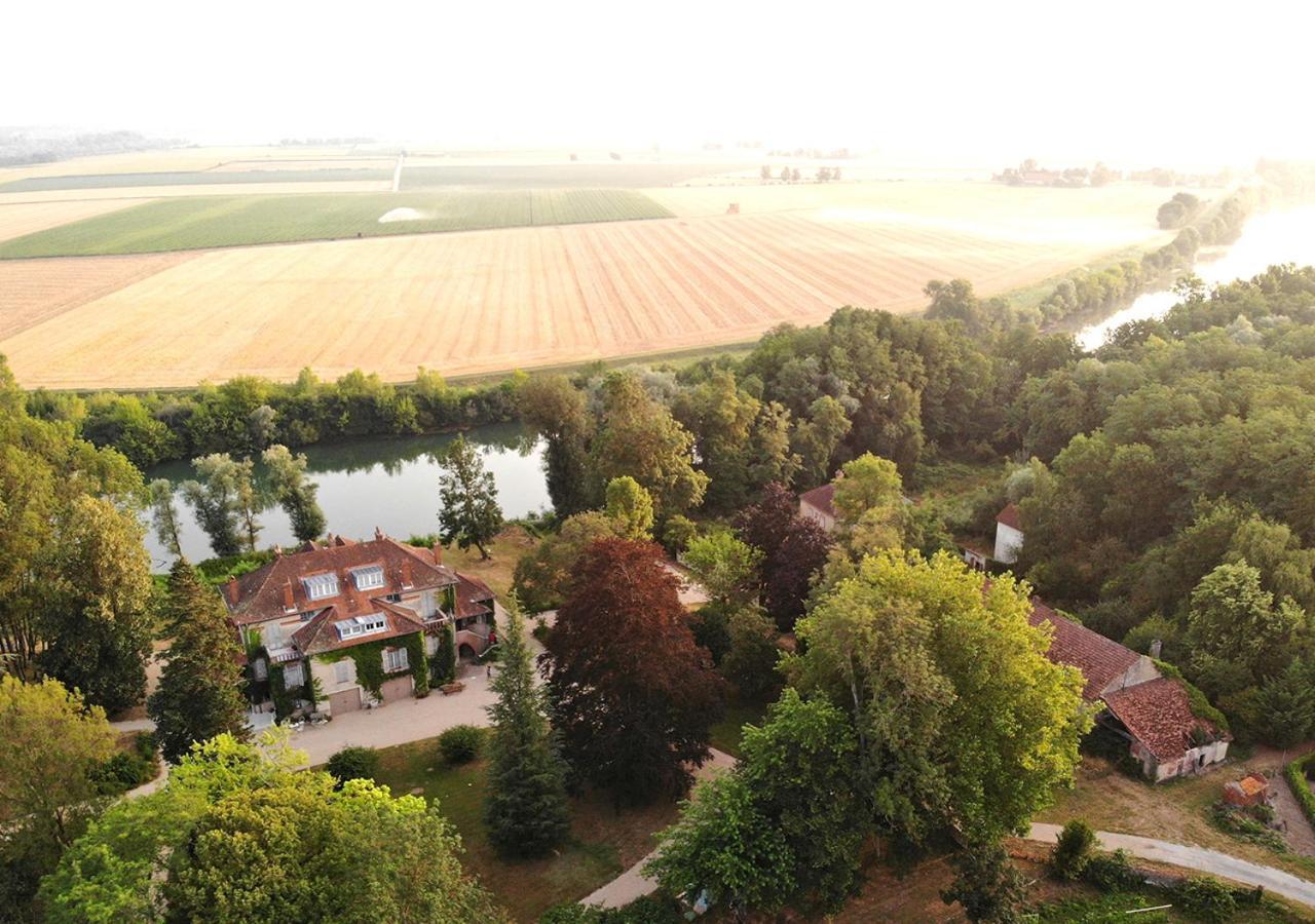 Le Relais Du Doubs En Bourgogne Bed & Breakfast Ciel ภายนอก รูปภาพ