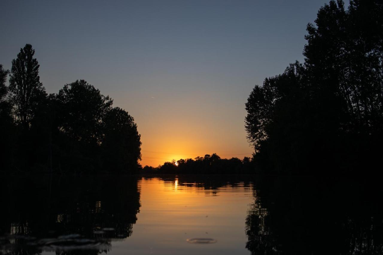 Le Relais Du Doubs En Bourgogne Bed & Breakfast Ciel ภายนอก รูปภาพ